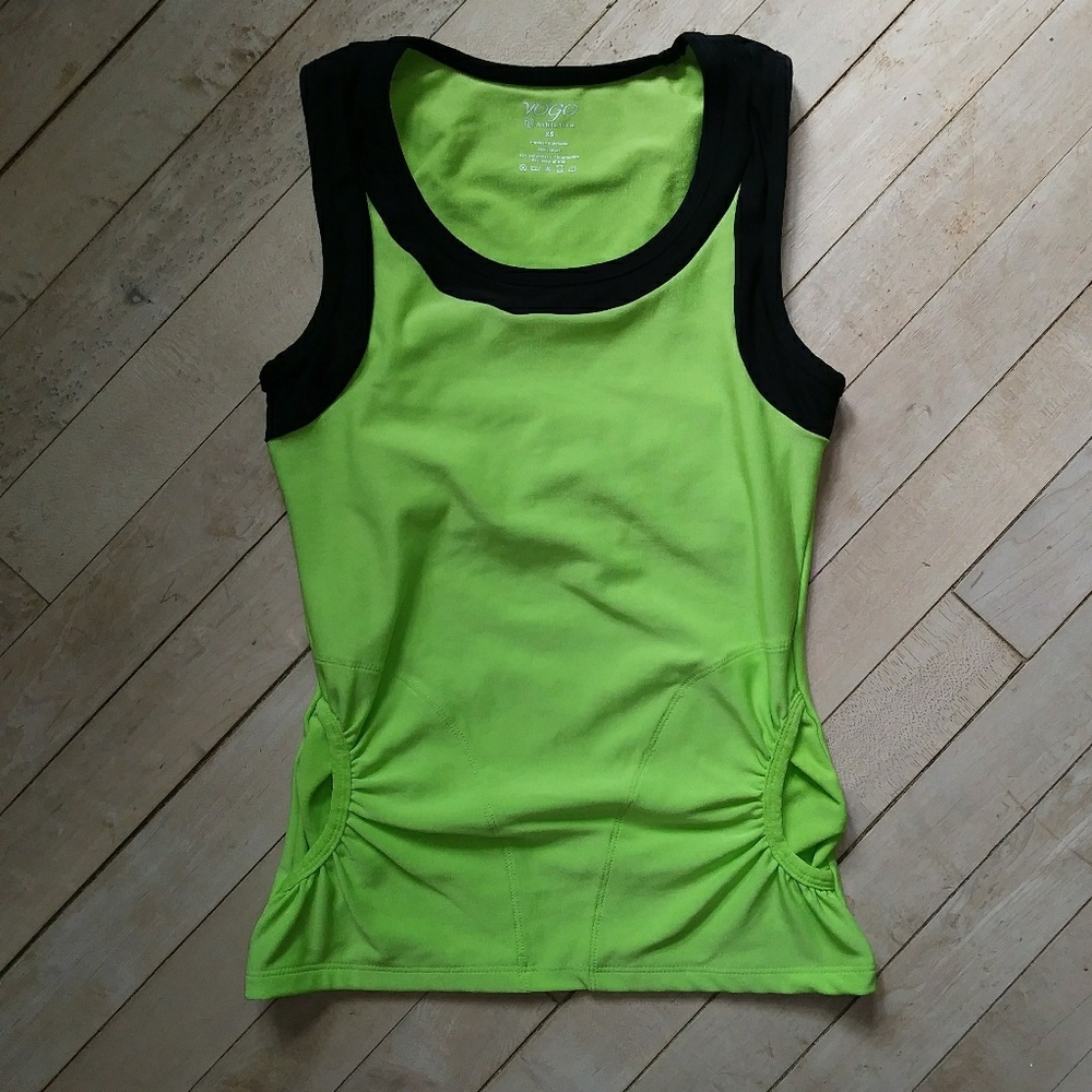 Vogo Athletica Top With Built in Bra & pockets
